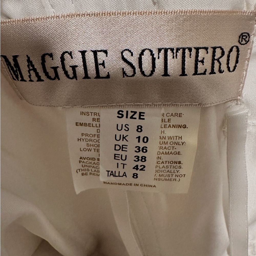 Maggie Sottero White Lace Wedding Dress - Picture 12 of 14